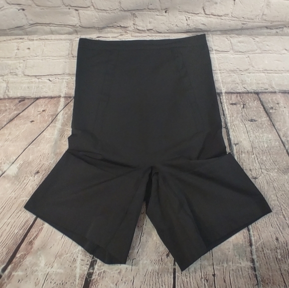 Spanx Oncore XL High Waist Mid Thigh Bottom Shaper Shorts Black - Picture 2 of 13